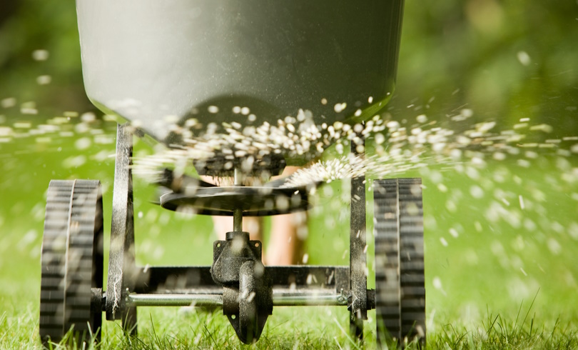 What Lawn Fertilizer Is Safe For Well Water? Natural, Organic Fertilizers