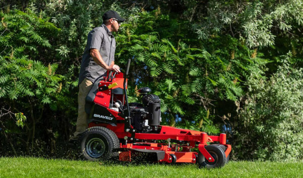 Gravely Pro Stance stand on lawnmower 3