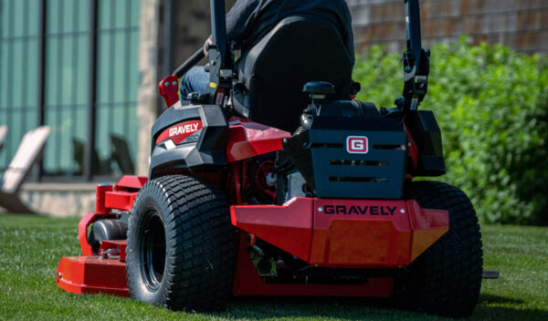 Gravely Pro-Turn 500 series lawnmower 4