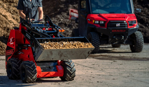 Gravely Axis 200 compact utility loader 4