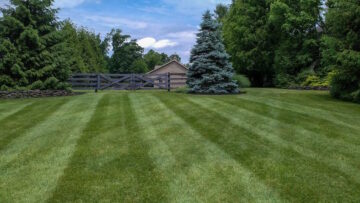 How to Mow Straight Lines with a Zero Turn Lawn Mower
