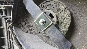 dull mower blade